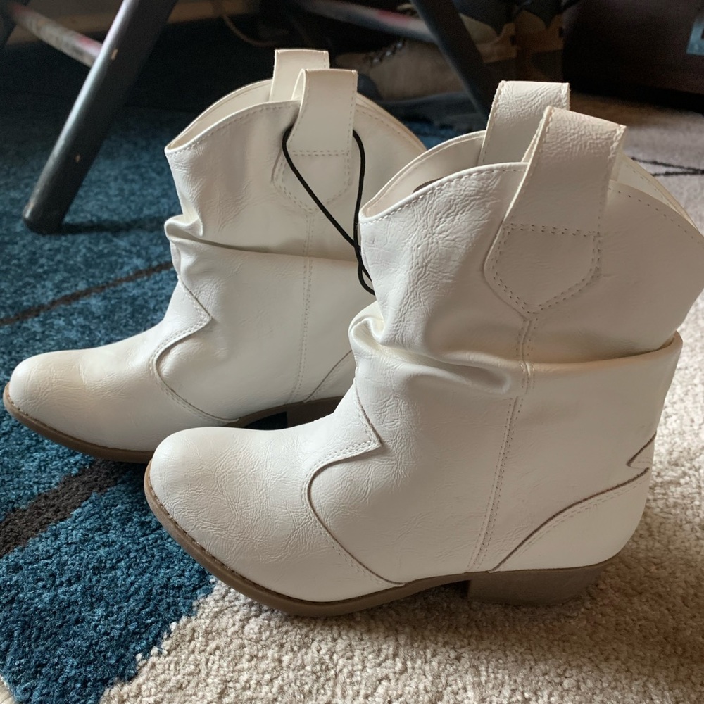 Charles Albert White Cowgirl Boots Sz 2 NWT